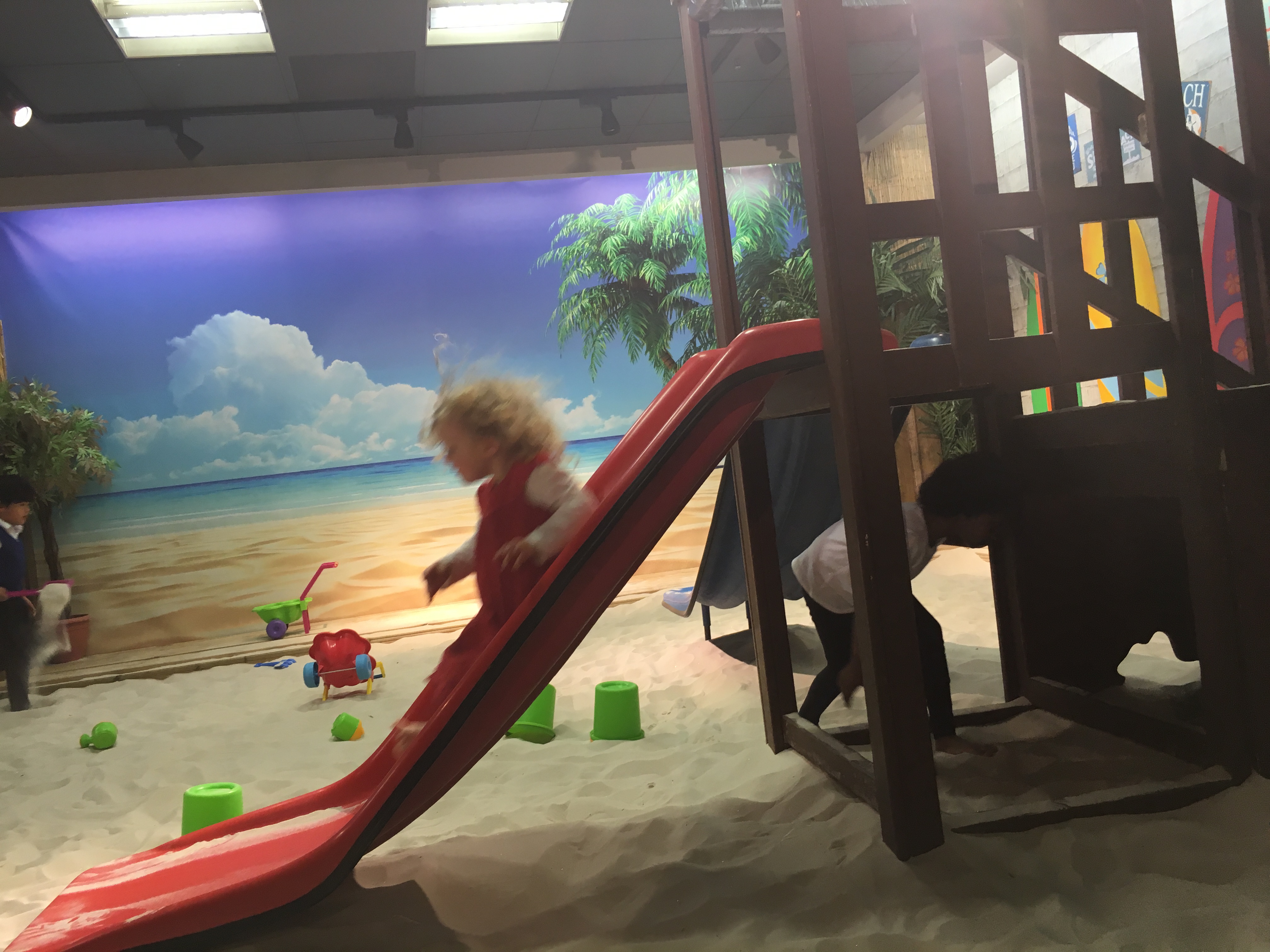 glasgowindoorbeachslideintosandpit Glasgow With Kids