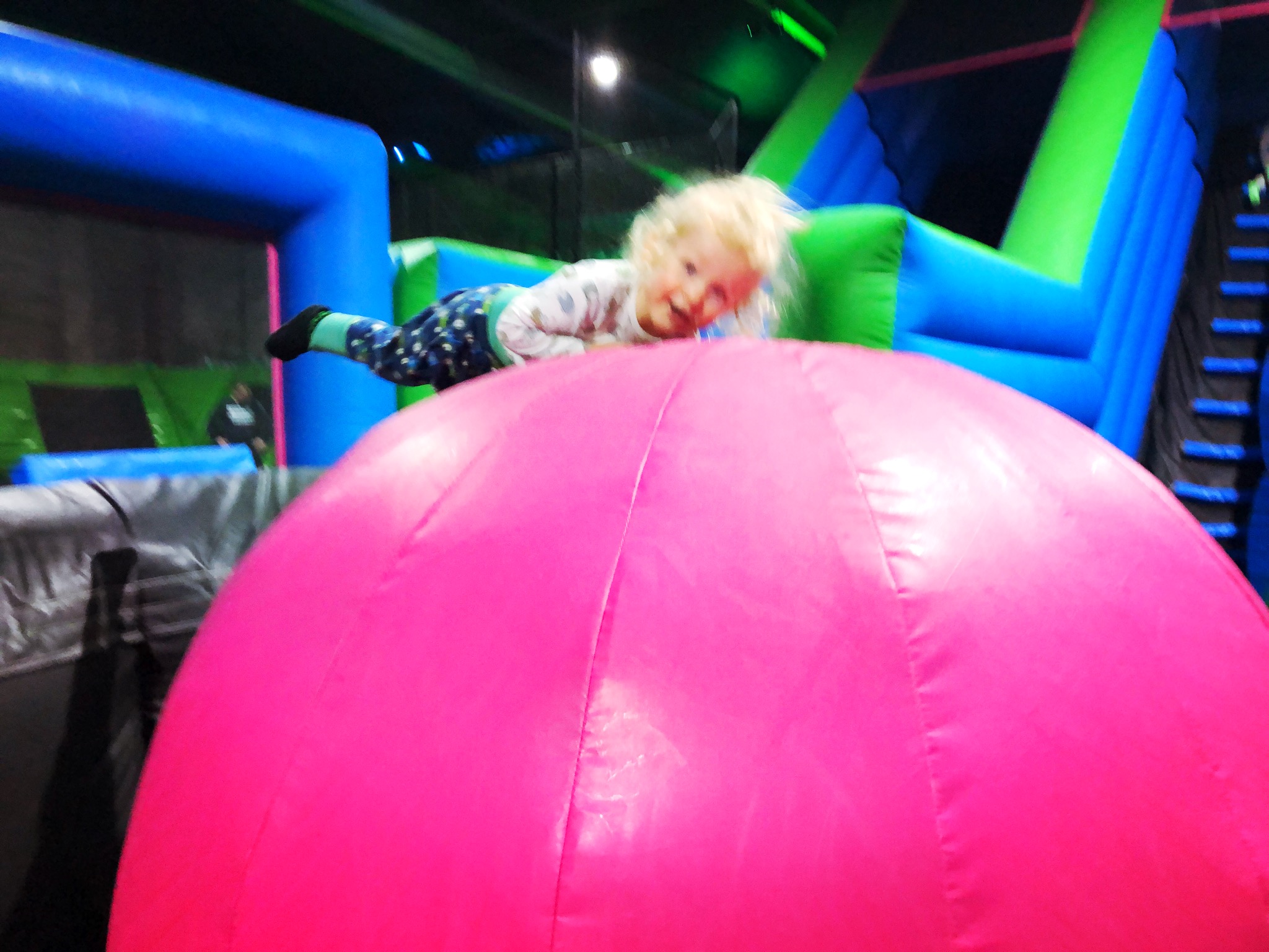 flipoutinflatableplayarearutherglen Glasgow With Kids