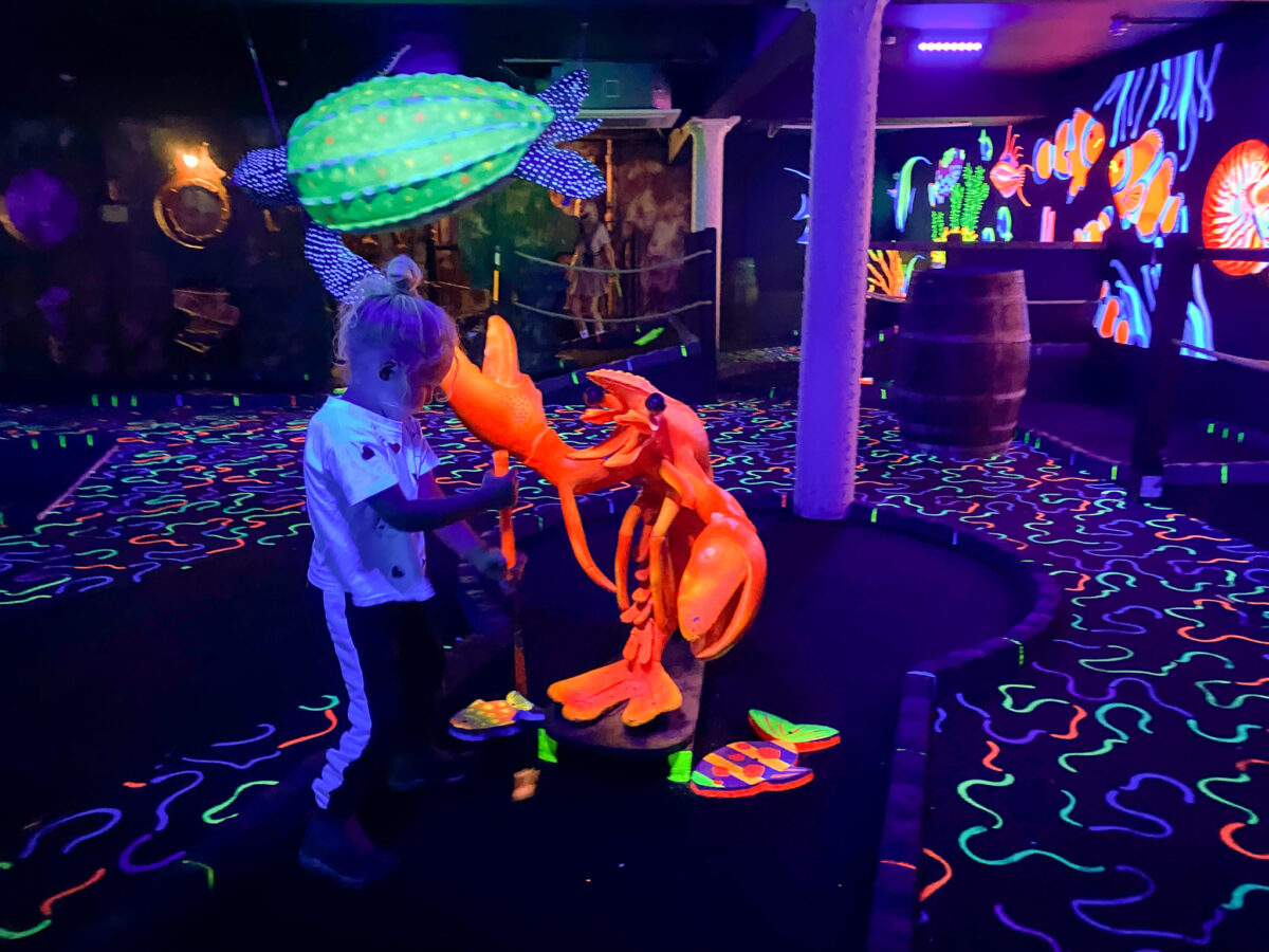 Jungle Rumble Mini Golf Glasgow With Kids